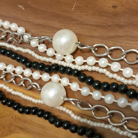 Multi strand black and white faux pearl necklace - Picture 5 of 5